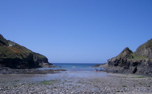 Port Gaverne Beach