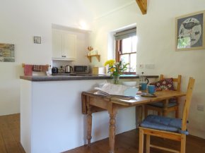 photo of Holiday cottage in Crowan, Lizard, Cornwall | East Barn sleeps 3 for year 2016 | Helpful Holidays