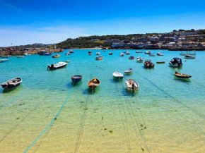 St Ives harbour i- the most wonderful Holiday environment in western Cornwall